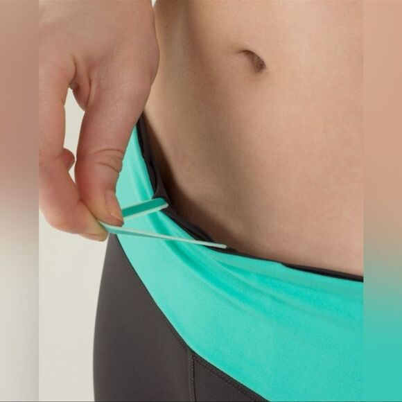 Lululemon Race With Grace Crop Leggings | Size 6 | Soot / Bali Breeze - Picture 3 of 9